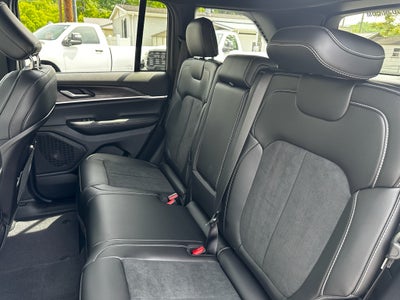 2026 Jeep Grand Cherokee GRAND CHEROKEE LAREDO ALTITUDE 4X4