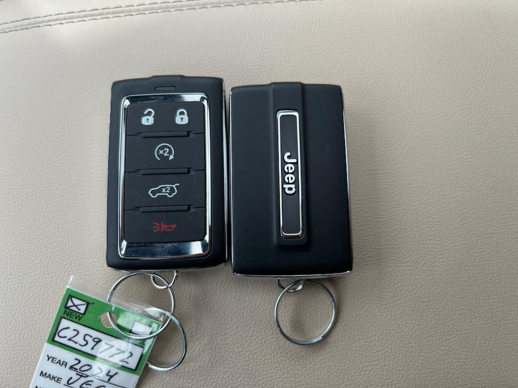 2024 Jeep Grand Cherokee GRAND CHEROKEE LIMITED 4X4