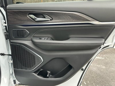 2025 Jeep Grand Cherokee GRAND CHEROKEE OVERLAND 4X4