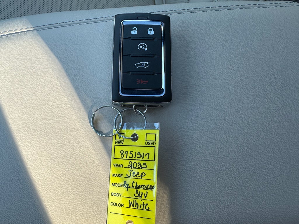 2025 Jeep Grand Cherokee GRAND CHEROKEE L LIMITED 4X4