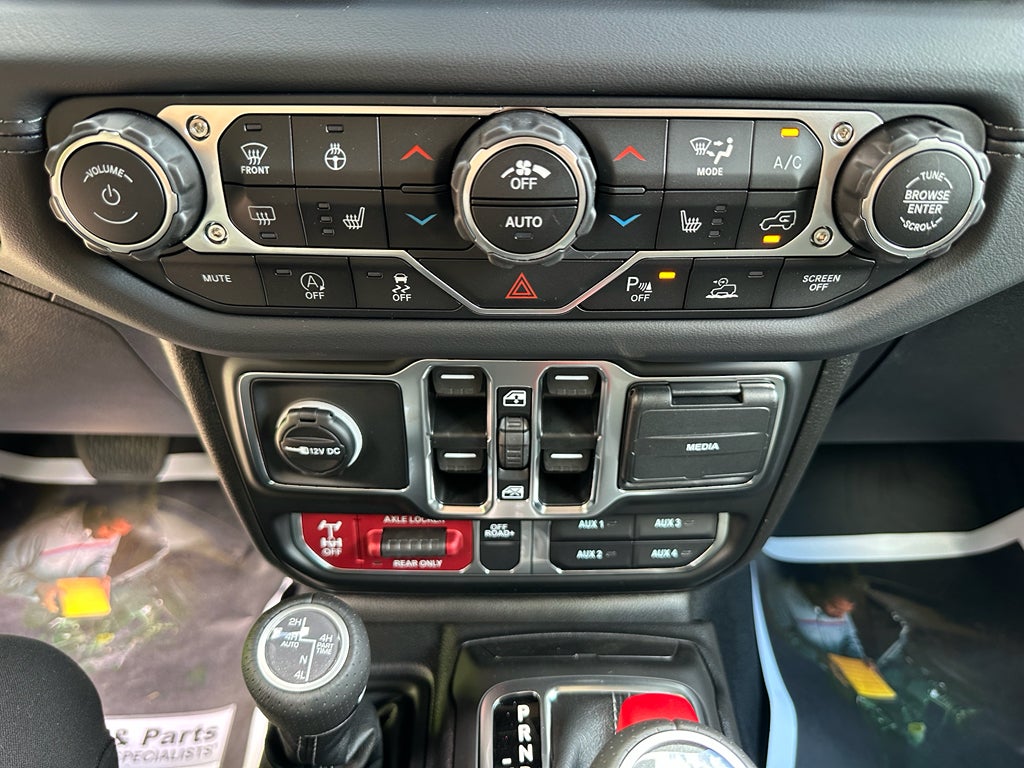 2025 Jeep Gladiator GLADIATOR MOJAVE X 4X4