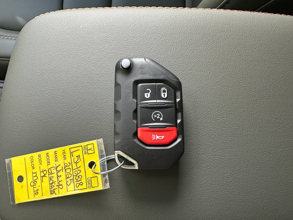 2025 Jeep Gladiator GLADIATOR MOJAVE X 4X4