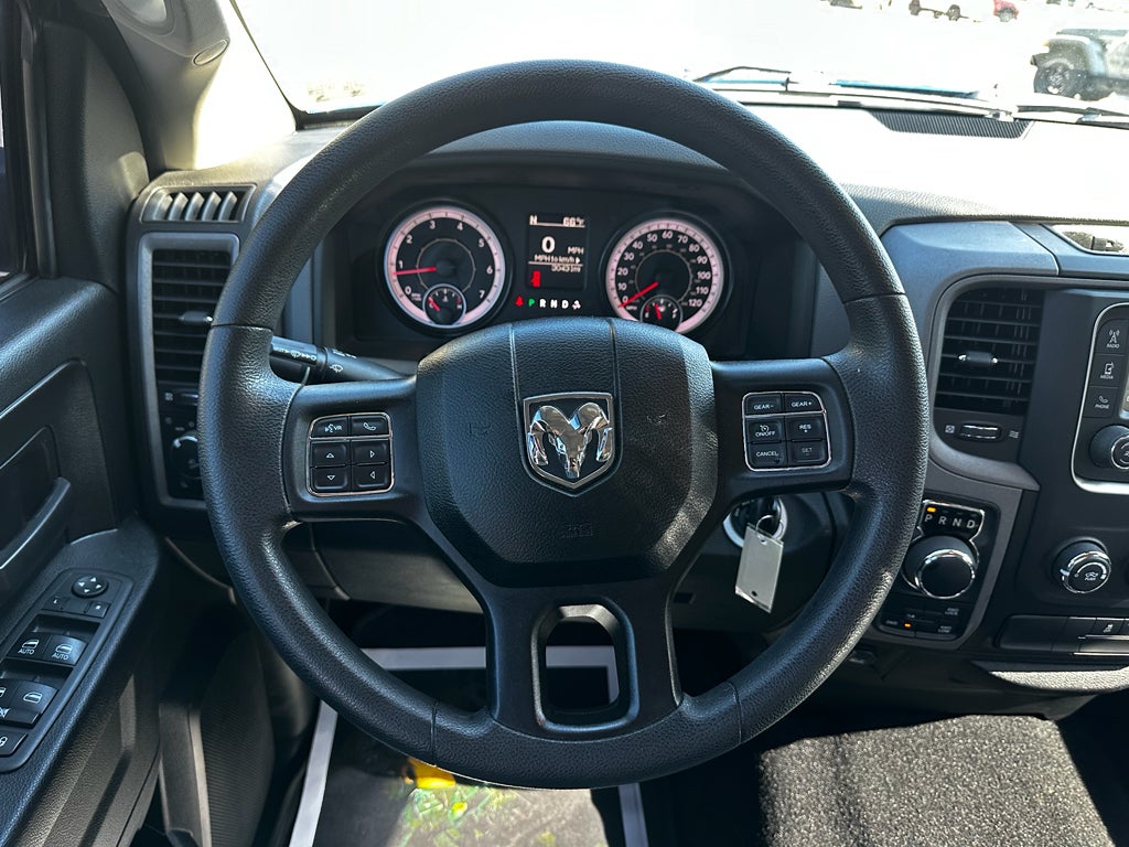 2019 RAM 1500 Classic Express Crew Cab 4x4 5'7' Box