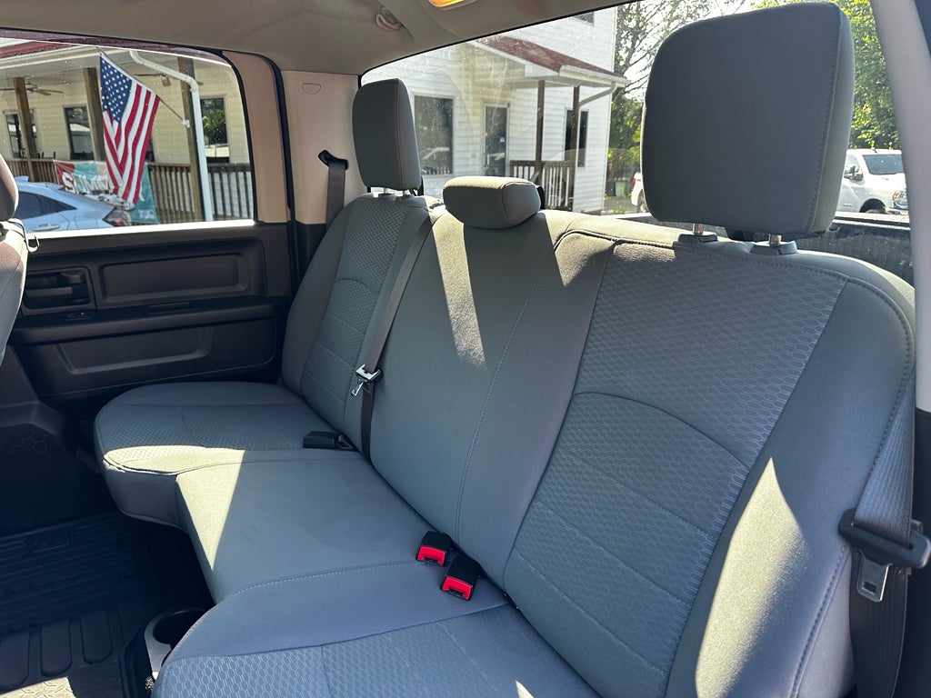 2019 RAM 1500 Classic Express Crew Cab 4x4 5'7' Box