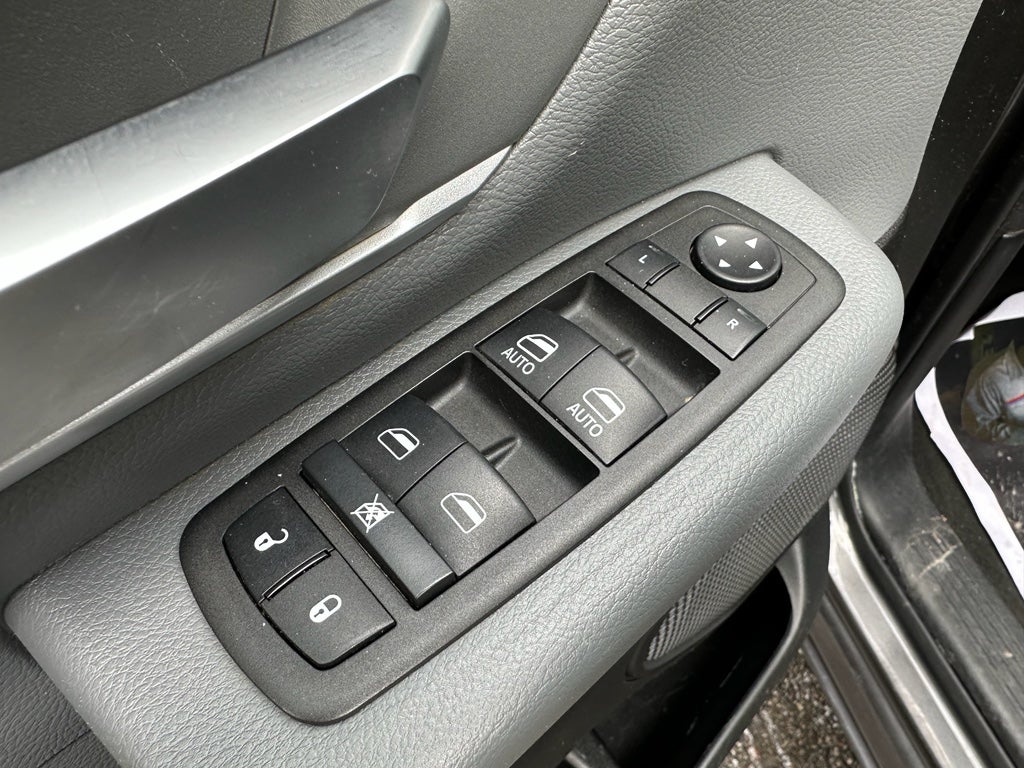 2022 RAM 1500 Big Horn Quad Cab 4x4 6'4' Box