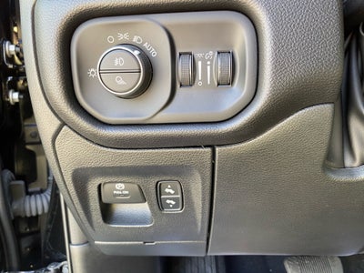 2025 RAM Ram 1500 RAM 1500 BIG HORN CREW CAB 4X4 5'7' BOX