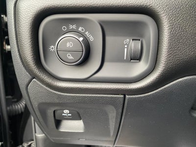 2025 RAM Ram 1500 RAM 1500 TRADESMAN CREW CAB 4X4 5'7' BOX