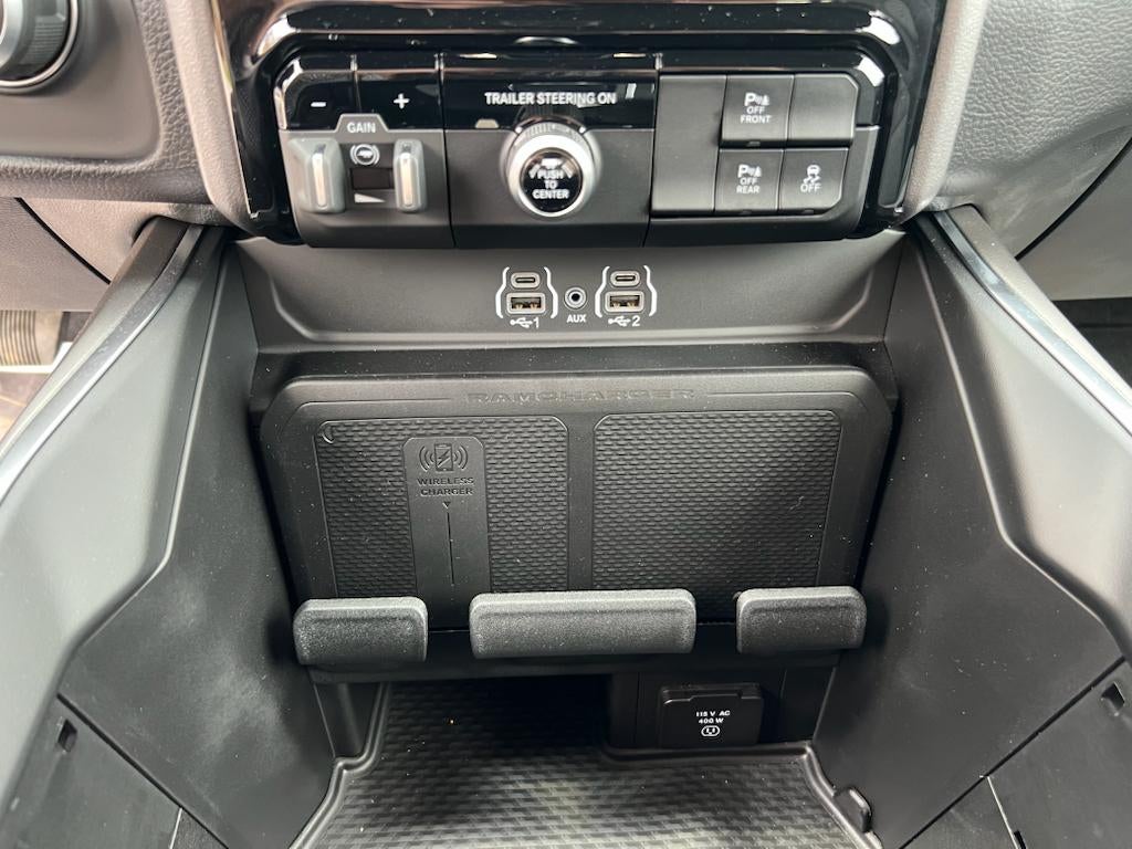 2025 RAM Ram 1500 RAM 1500 BIG HORN QUAD CAB 4X4 6'4' BOX