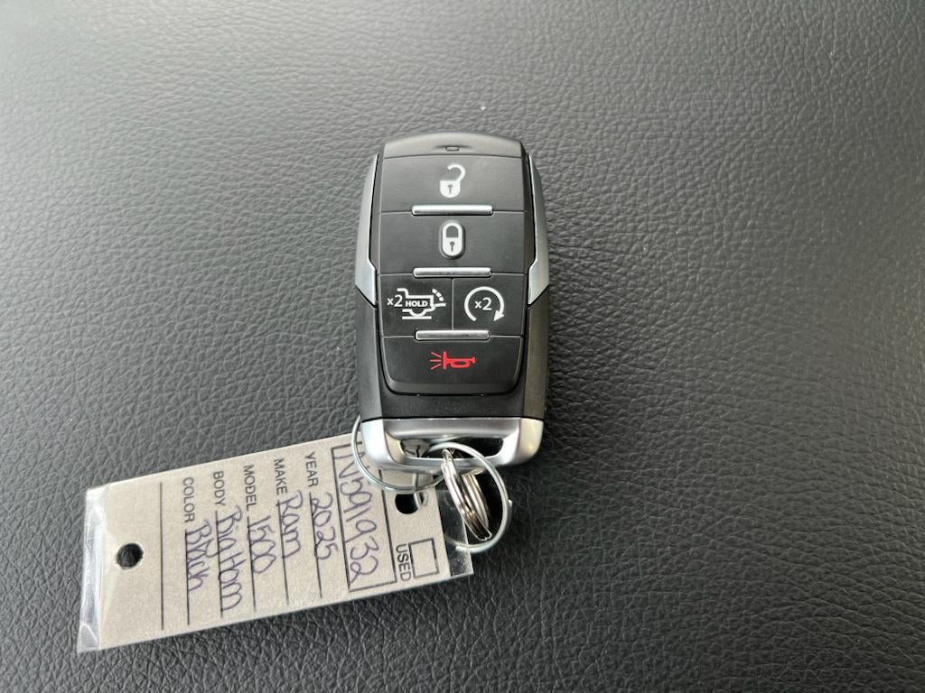 2025 RAM Ram 1500 RAM 1500 BIG HORN QUAD CAB 4X4 6'4' BOX