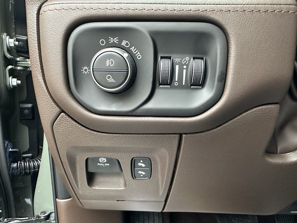 2026 RAM Ram 1500 RAM 1500 LIMITED LONGHORN CREW CAB 4X4 5'7' BOX