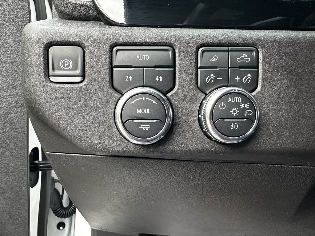 2025 GMC Sierra 1500 4WD Crew Cab Short Box SLT