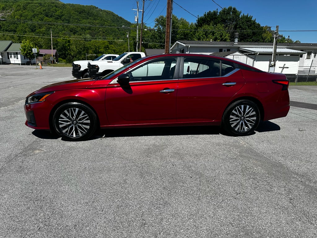2024 Nissan Altima SV FWD