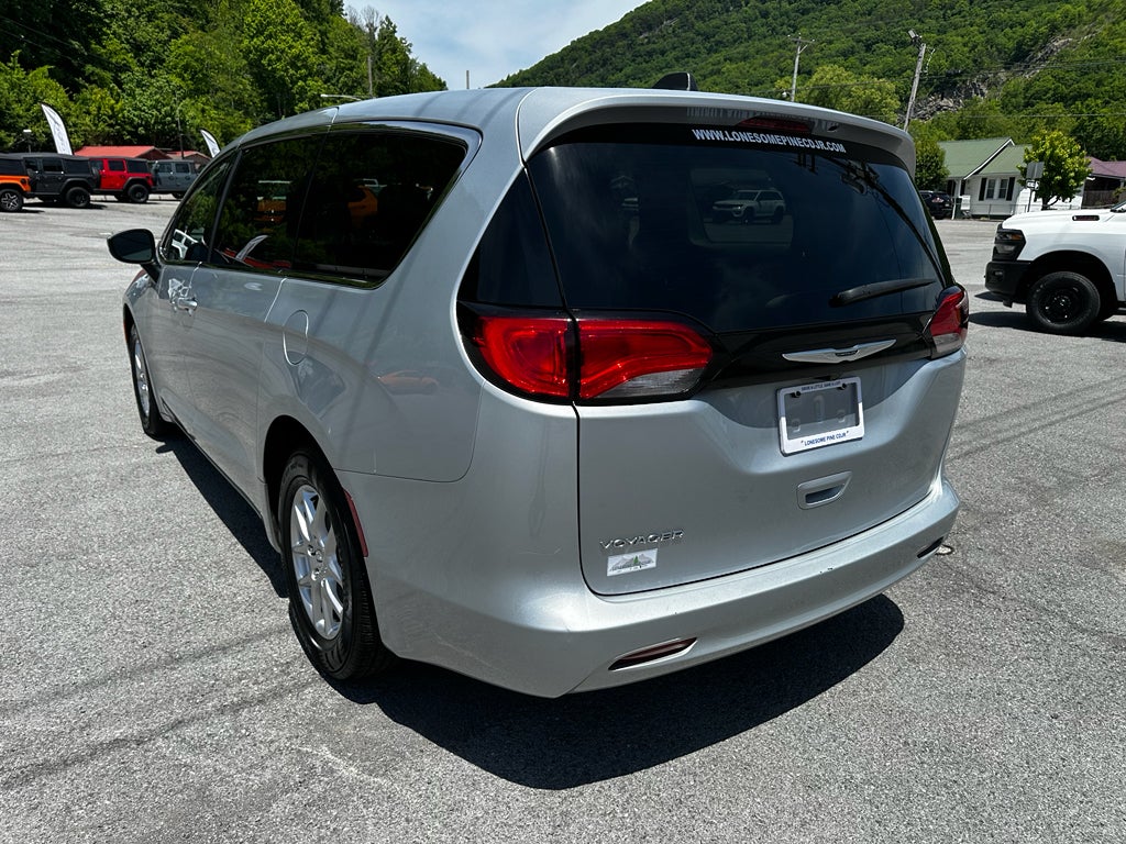 2023 Chrysler Voyager LX