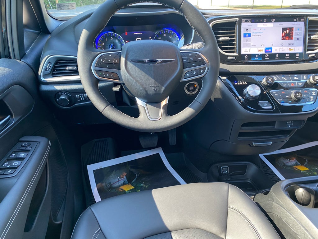 2026 Chrysler Voyager VOYAGER LX