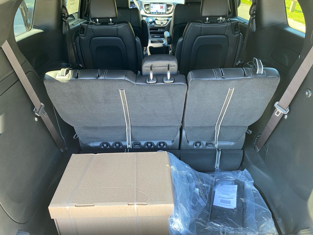 2026 Chrysler Voyager VOYAGER LX