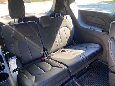 2026 Chrysler Voyager VOYAGER LX