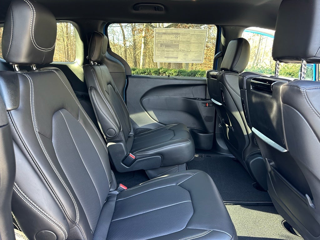 2026 Chrysler Pacifica PACIFICA SELECT AWD