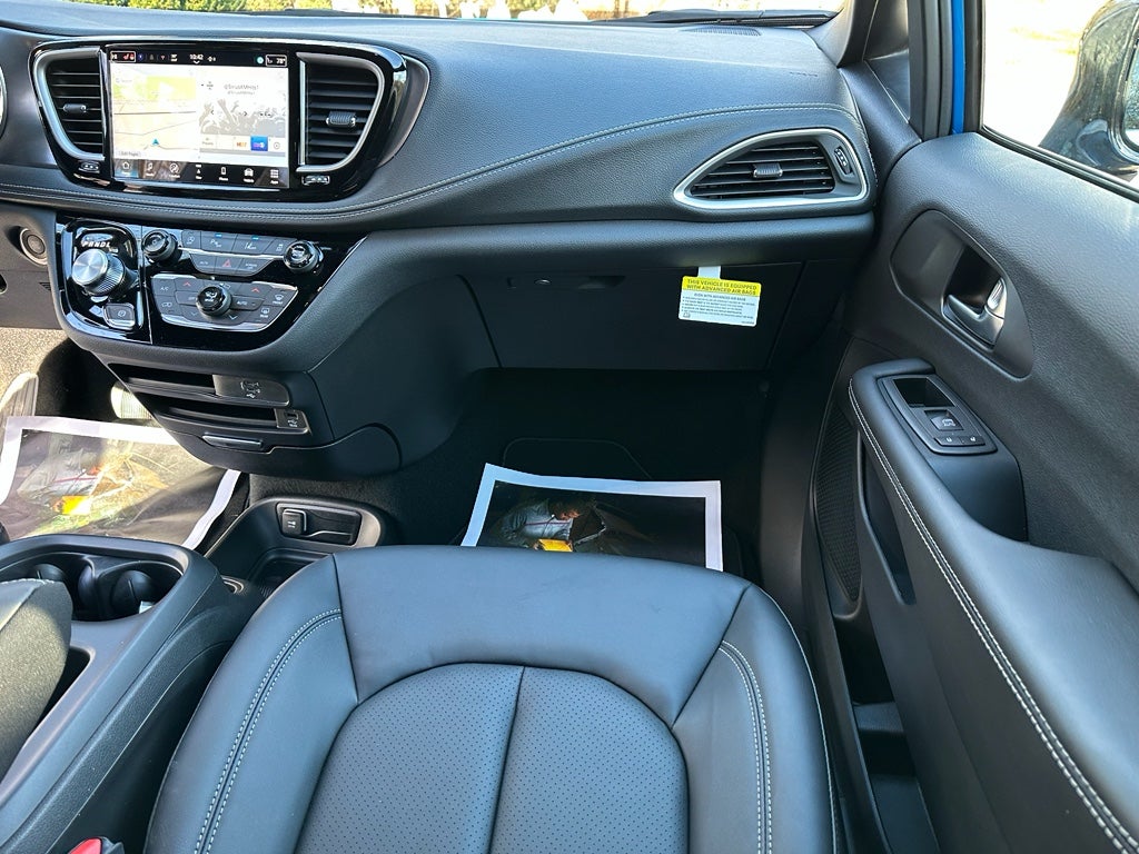 2026 Chrysler Pacifica PACIFICA SELECT AWD