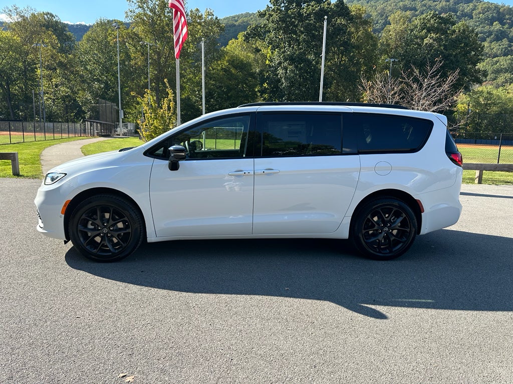 2026 Chrysler Pacifica PACIFICA LIMITED AWD