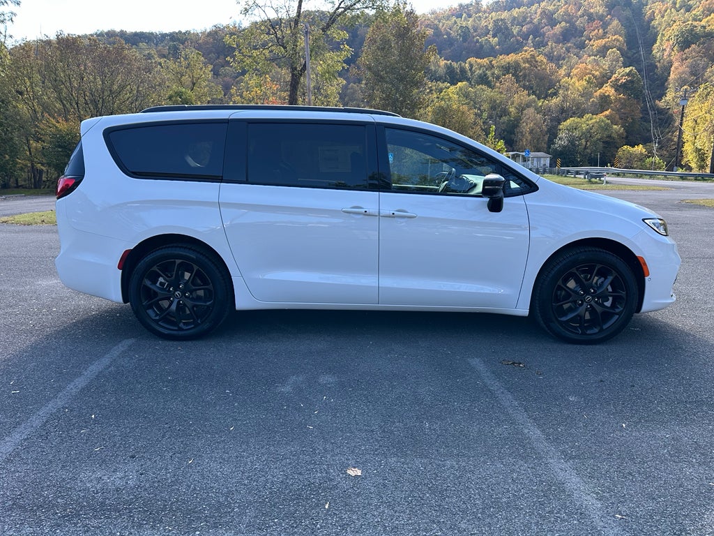 2026 Chrysler Pacifica PACIFICA LIMITED AWD