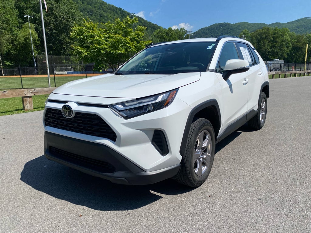 2022 Toyota RAV4 XLE