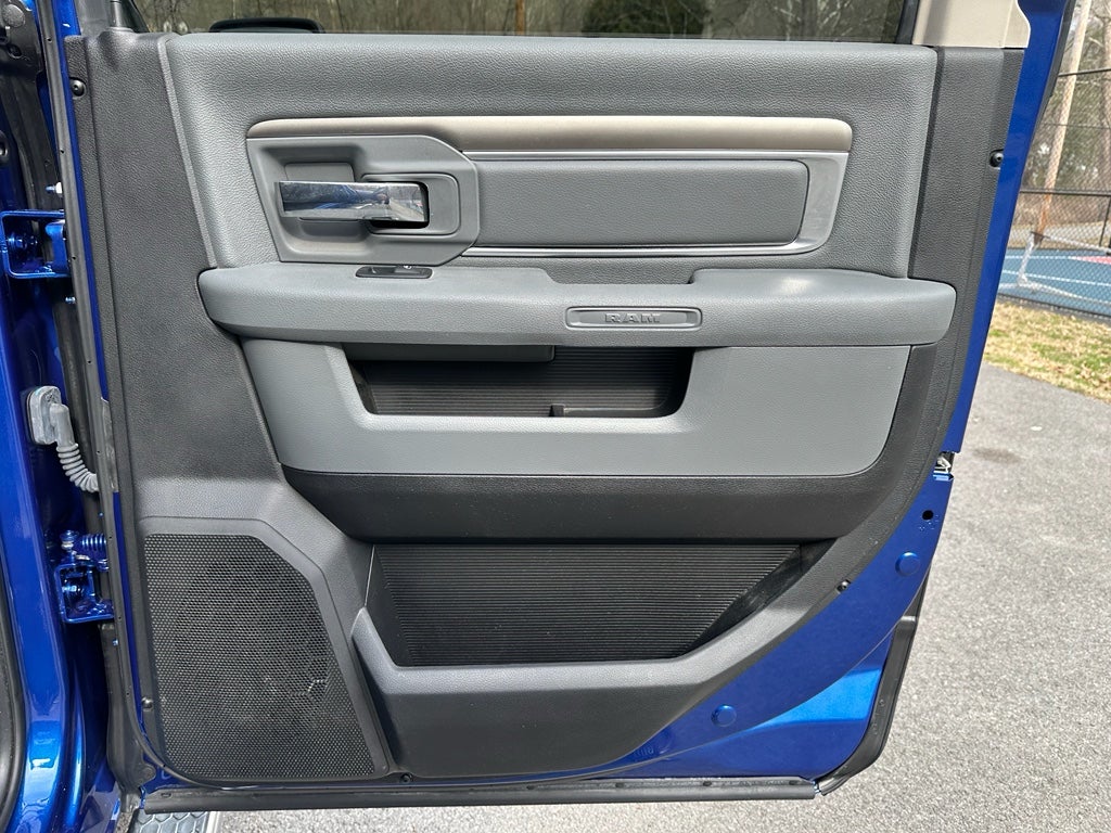 2017 RAM 1500 Big Horn Crew Cab 4x4 5'7' Box