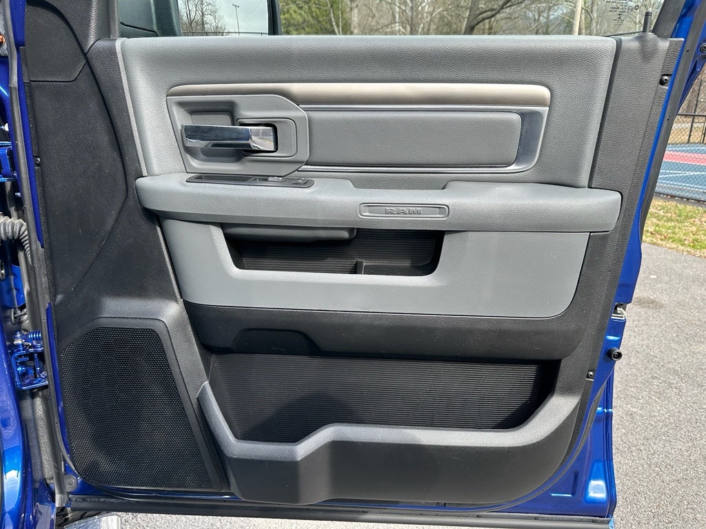 2017 RAM 1500 Big Horn Crew Cab 4x4 5'7' Box