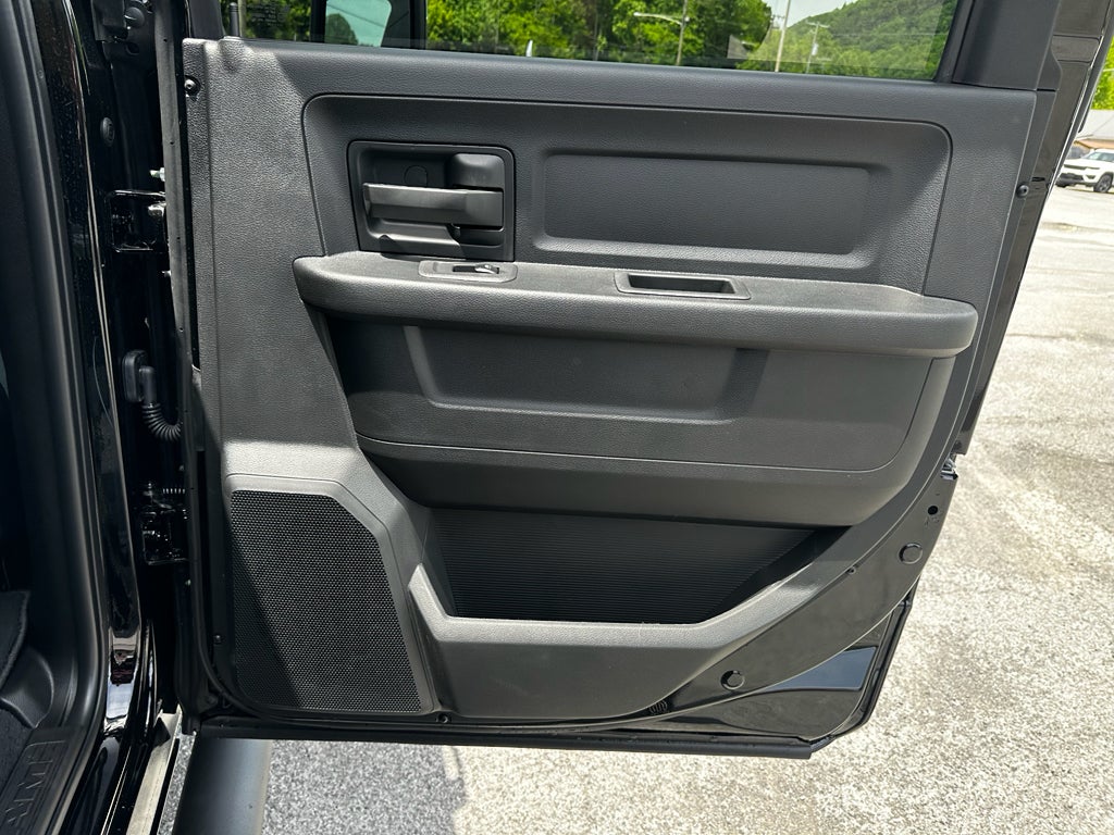 2026 RAM Ram 2500 RAM 2500 BLACK EXPRESS CREW CAB 4X4 6'4' BOX