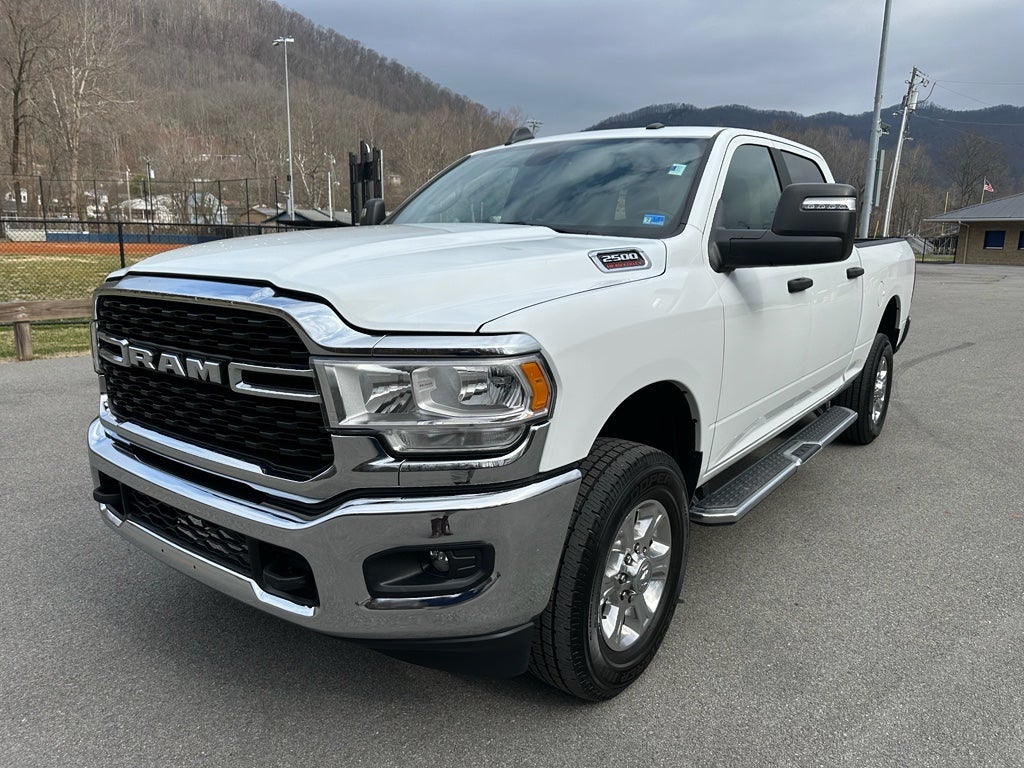 2024 RAM 2500 Big Horn Crew Cab 4x4 6'4' Box