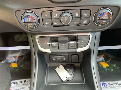 2024 GMC Terrain AWD SLT